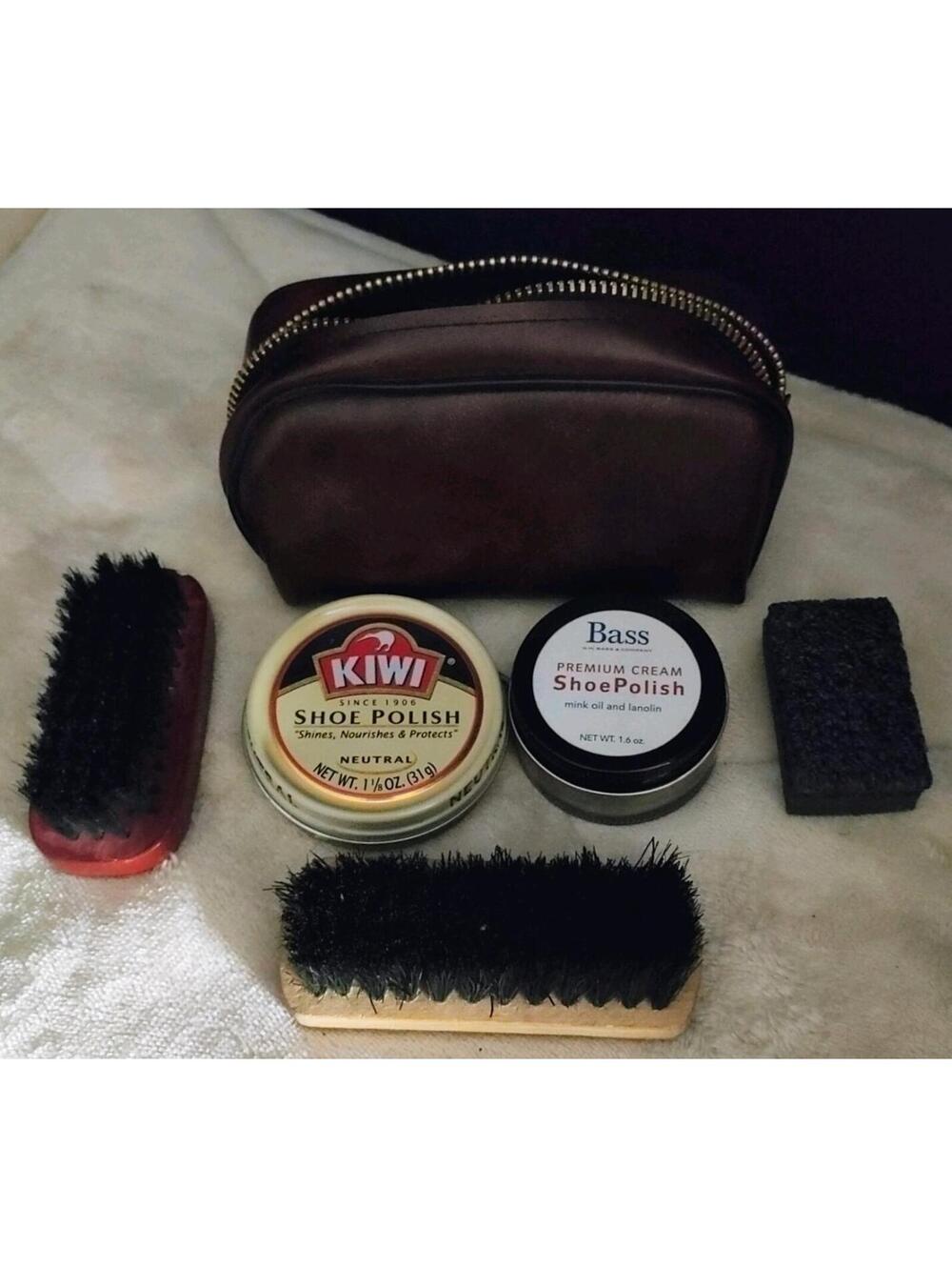 Bass Vintage shoe cleaning kit Brown Leather Bag, 2 brushes, 2 polishes & sponge